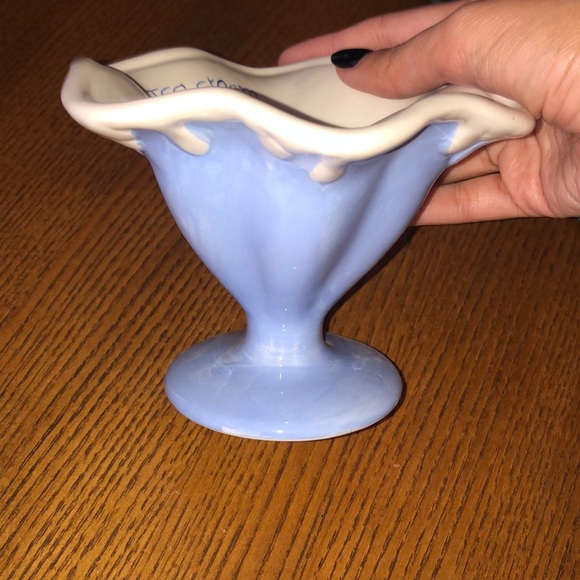 Variety of Ice Cream Bowls - Picture 7 of 7